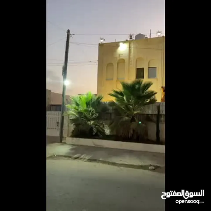 منزل مستقل مكون من طابقين ومدخلين منفصلين