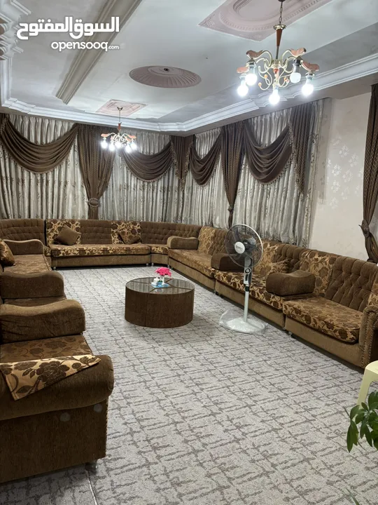 مجلس بحالة جيدة جداً