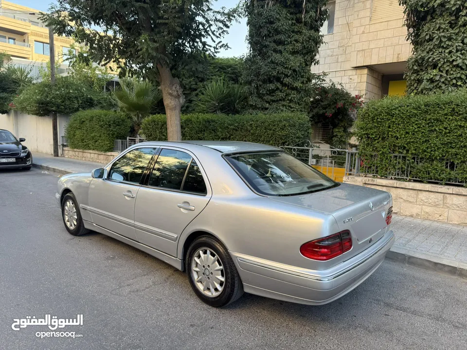 مرسيدس بنز قرش ونص بحاله الشركه