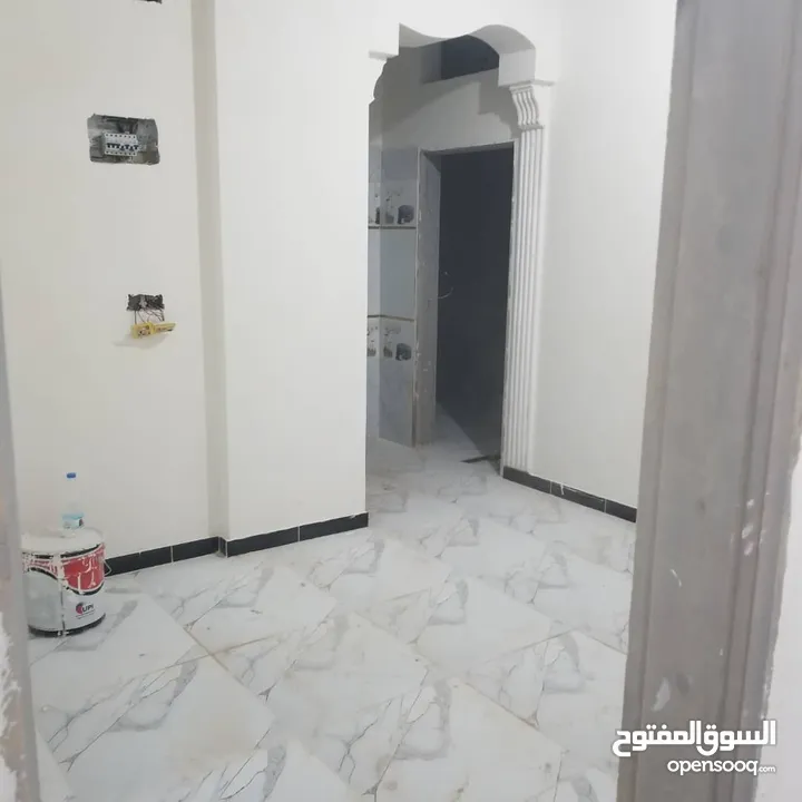 عماره وسط المدينه السكنيه جوار مدينه الحمدي