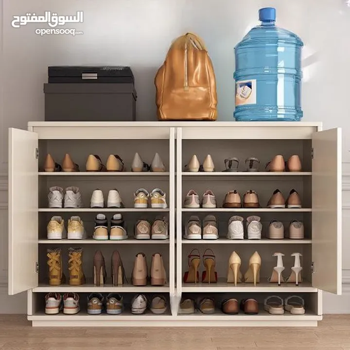 خزانة أحذية خشبية