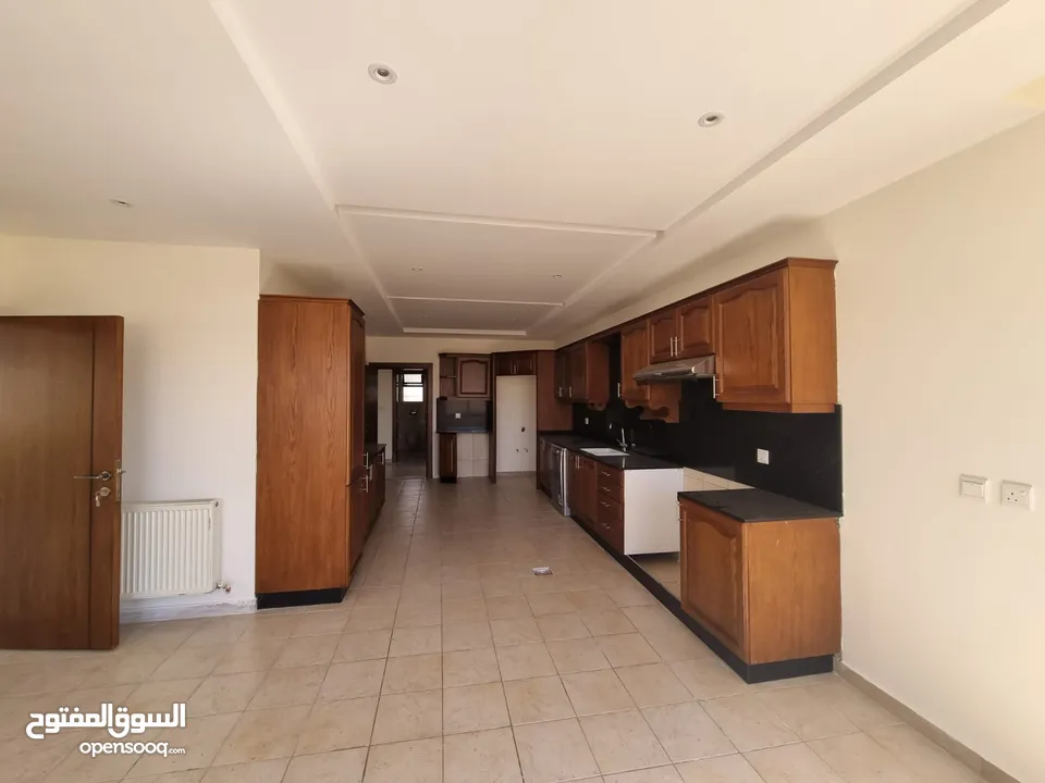 شقة شبه مفروشة للايجار في عبدون  ( Property 38856 ) سنوي فقط