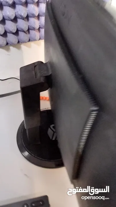 شاشة أسوس HD مع سماعات بسعر حرق وفي أغراض أخرى للبيع
