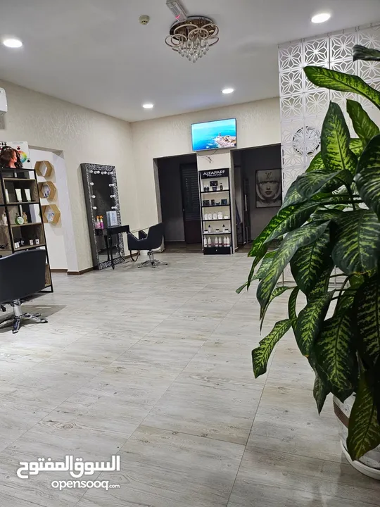 صالون نسائي فرصة استثمارية مميزة - للبيع مركز تجميل فاخر (صالون للسيدات) من المالك مباشرة بالشارقة