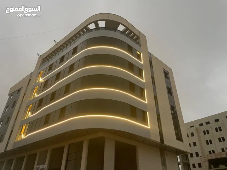 مكتب 66 متر مربع جديد في عمارة جديدة في شارع الارسال للايجار