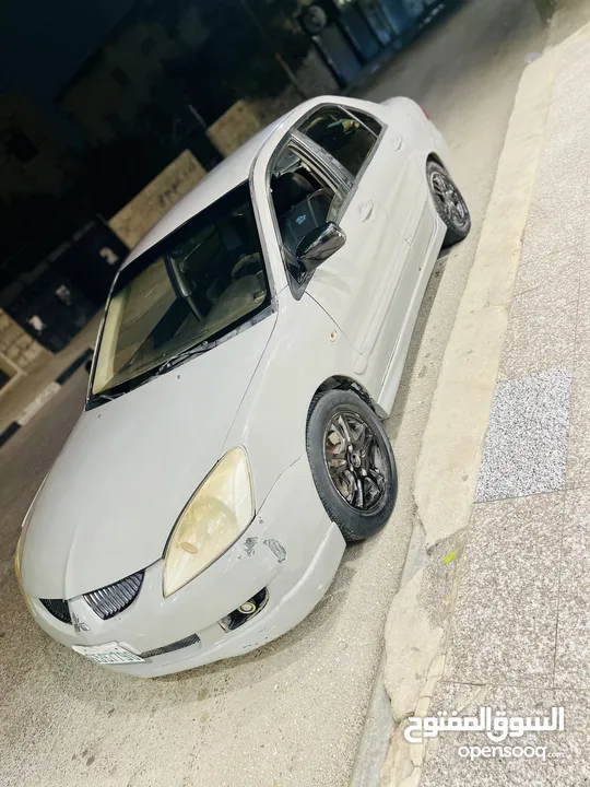 ميتسوبيشي لانسر 2005 للبيع