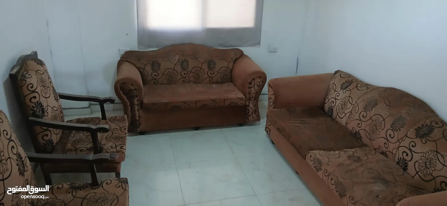 كنب للبيع مع طاولاتو