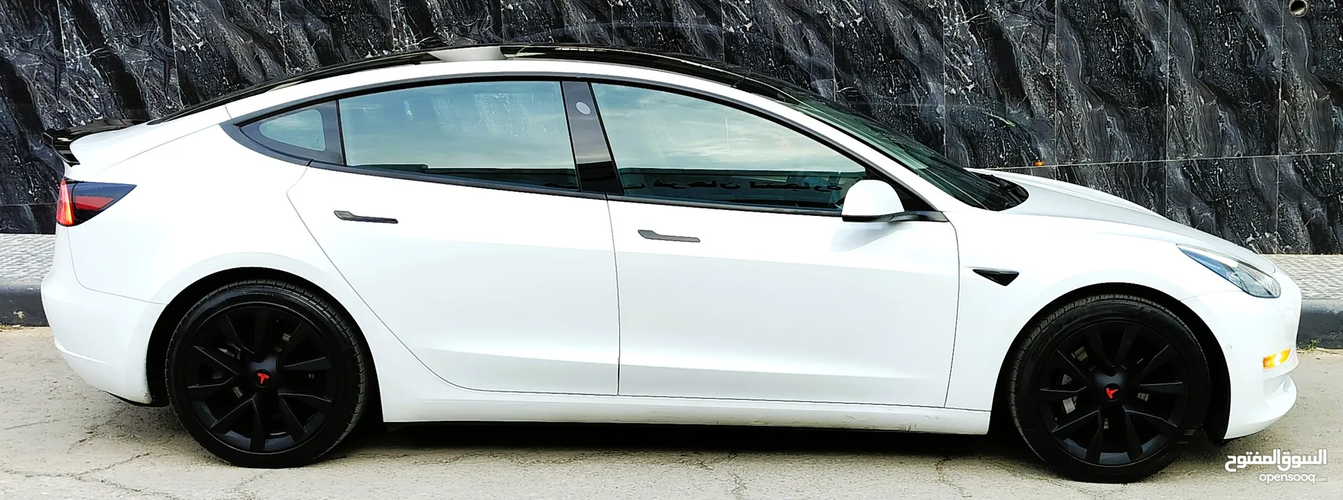 تيسلا 2022 model 3 فحص كامل 4 جـــيـــد بدون ملاحظات بودي (كرت ابيض) بحالة الوكالة بسعر لقطة ومحرووق