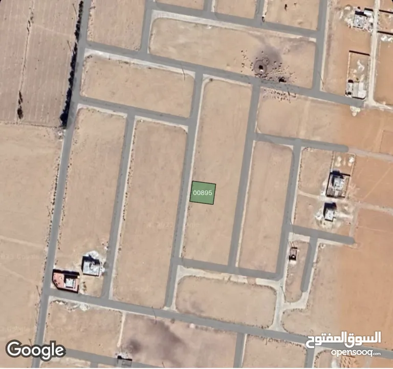 طريق المطار بجانب مطار الملكة علياء ارض للبيع ضمن مشروع زينة عمان