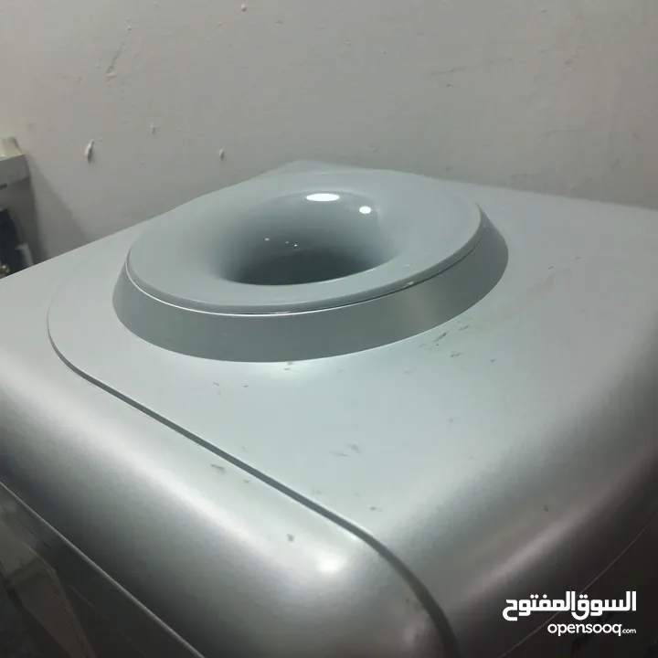 كولر  طاولة نوع تكماز تركي مكفول بحاله الوكاله استخدام 4شهور