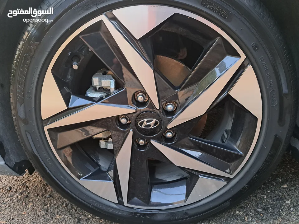 هيونداي إلنترا للإيجار