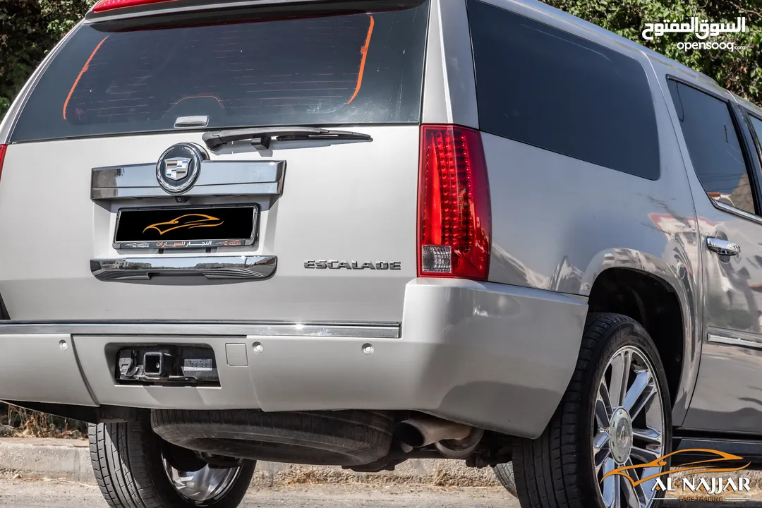 Cadillac Escalade 2008   السيارة مميزة جدا و قطعت مسافة 179,000 كيلو متر فقط