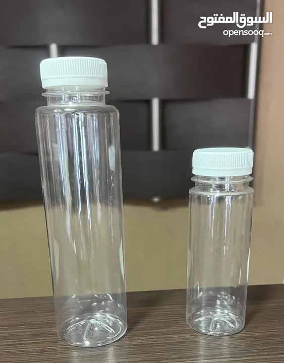 زجاجات عصير بلاستكية