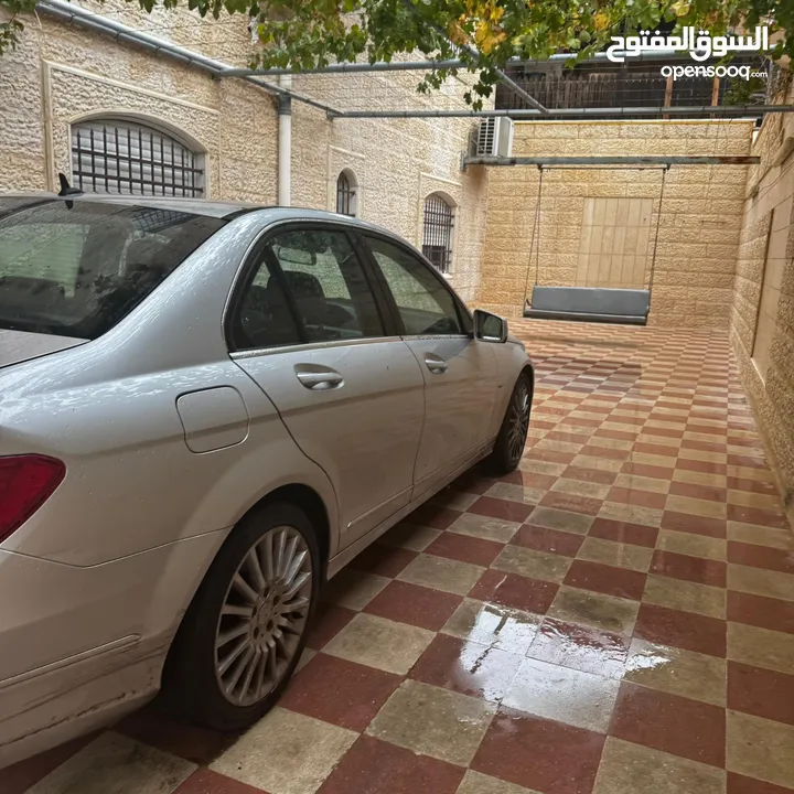 سيارة مرسيدس للبيع