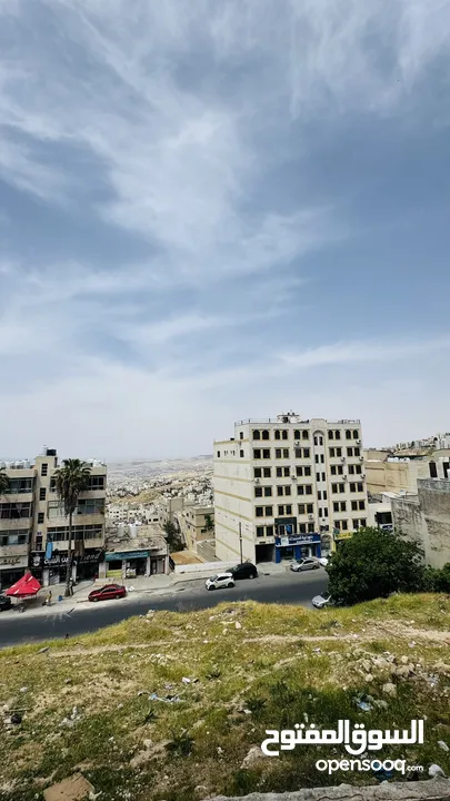شقه شبه ارضيه مع ترس للبيع في صويلح خلف الجوازات
