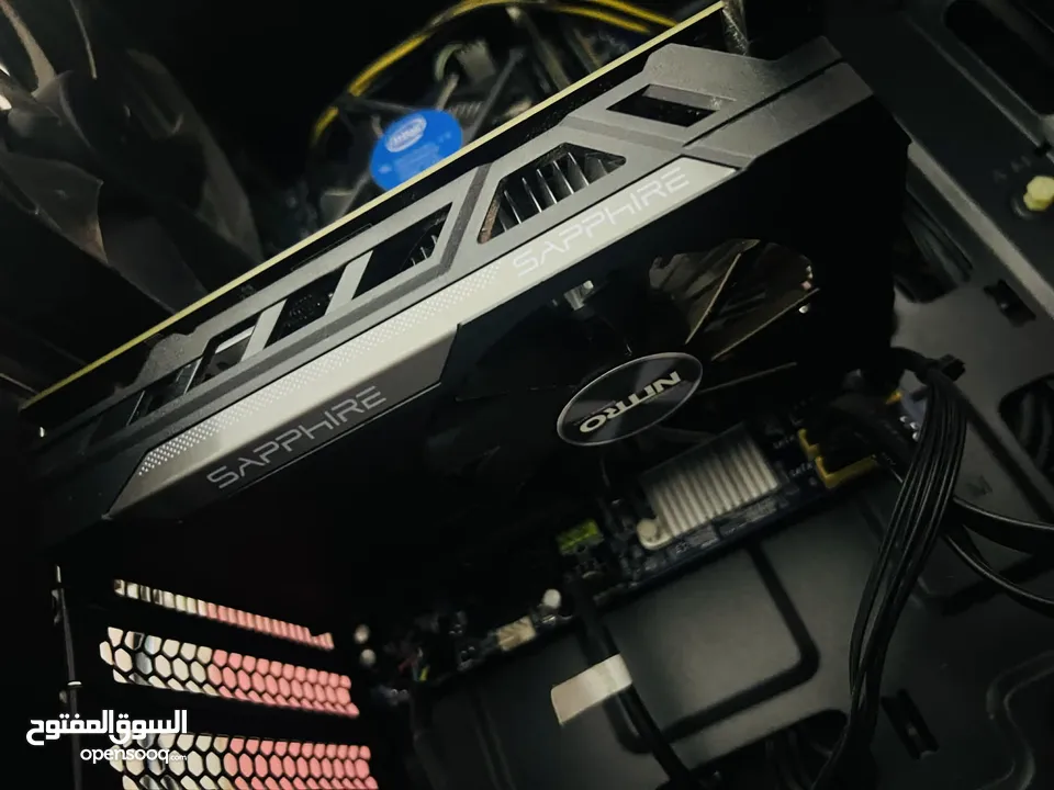 كمبيوتر ممتاز بحالة شبه جديدة