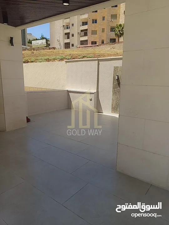 شقة مميزة للبيع طابق أول 290م في أجمل مناطق دير غبار/ ref 7012