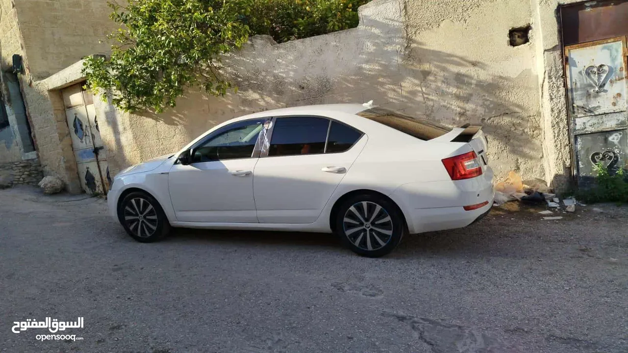 سكودا اوكتافيا اتومات اصل خصوصي 2015 بالرخصه
