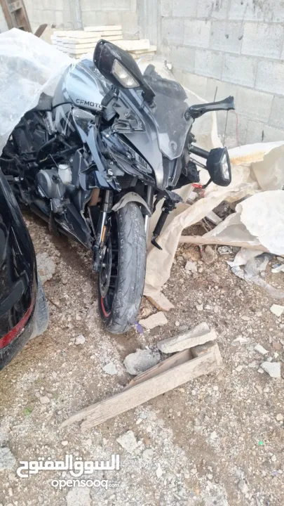 دراجة CF Moto 300sr