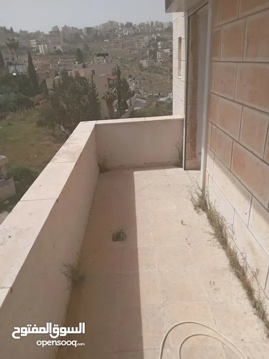 شقة فخمة للبيع في الكركفة بيت لحم