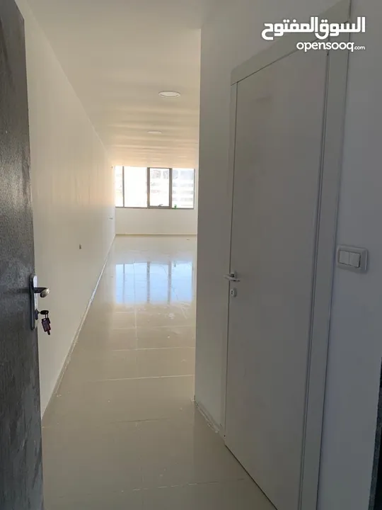 مكتبين جنب بعض 61 و 53 منر