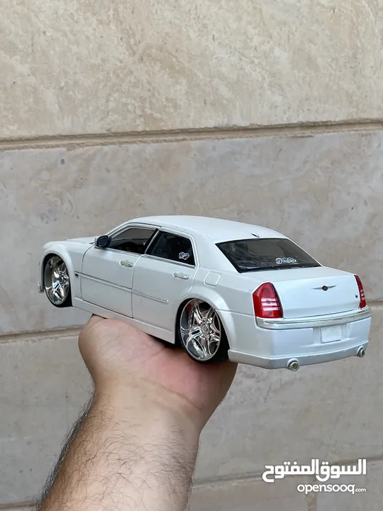 1/18 scale Chrysler 300c Diecast model