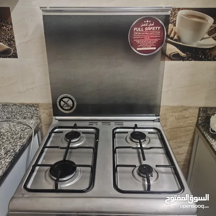 cooker with oven work with gas and mattress طباخ مع فرن يعمل بالغاز و مرتبة سرير 120 سم