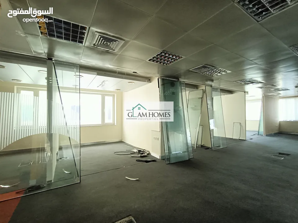 Expansive office for rent at a good location Ref: 446H