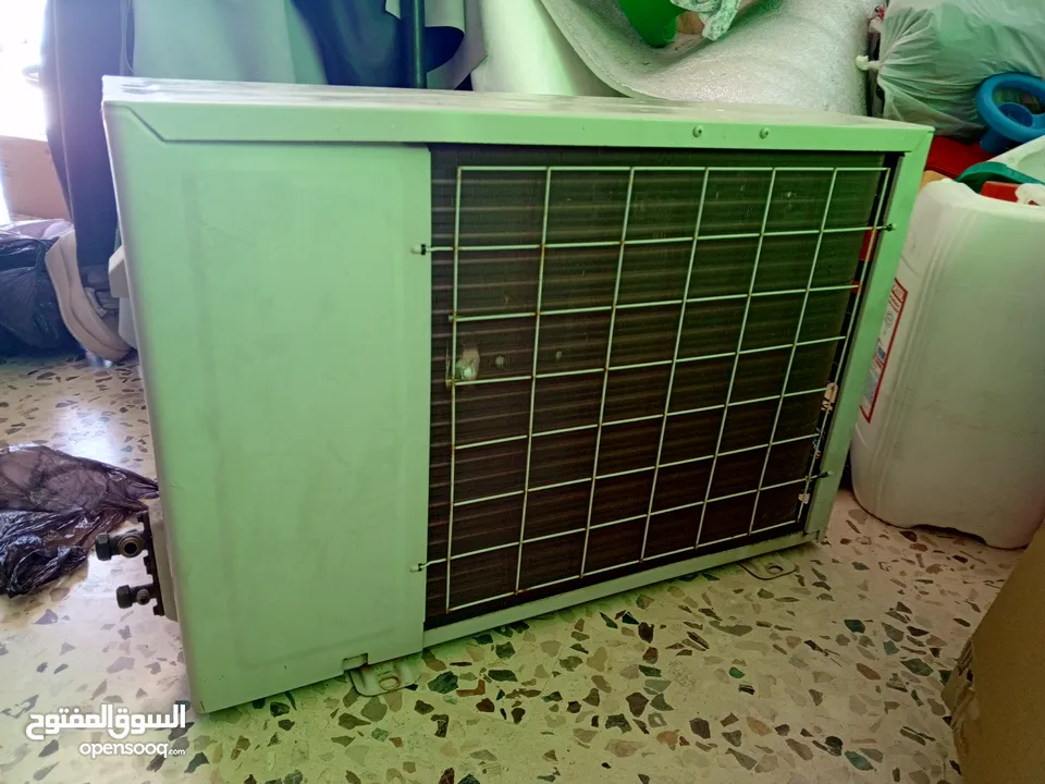 مكيف نوع LG 1 طن اقتصادي  عادي استخدام بسيط بحاله ممتازه بسعر مميز
