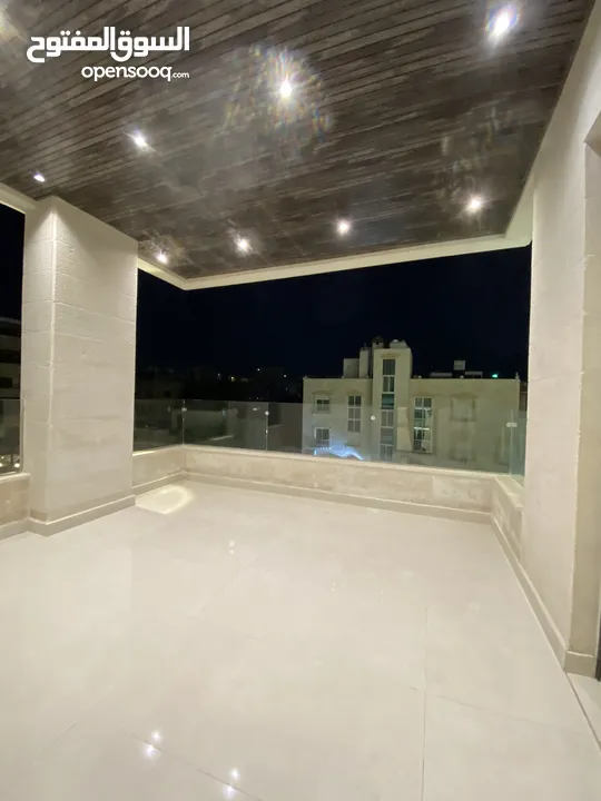 شقق فاخرة 240 متر و 200 متر 4 نوم و 3 نوم بتشطيب فاخر وبسعر مميز في أجمل مناطق طريق المطار البنيات