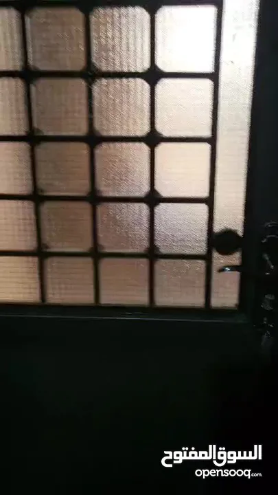 شقه مفروشه  سوبر ديلوكس واسعه واثاث جديد من افخم الانواع في منطقه هادءه جدا في الحي الجنوبي باربد