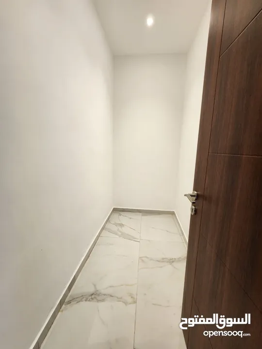 شقة للبيع على طريق المطار ( البنيات ) ref : 14366
