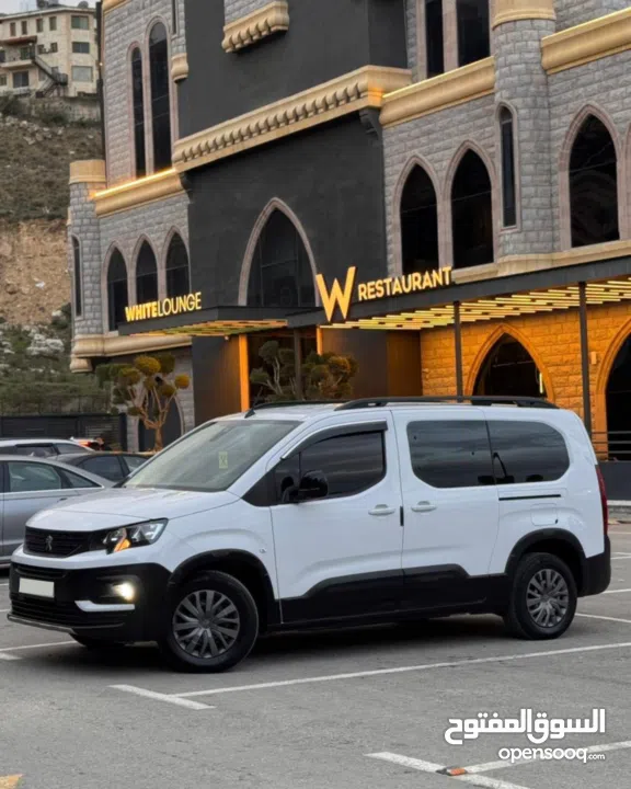 بيجو ريفتر 2023