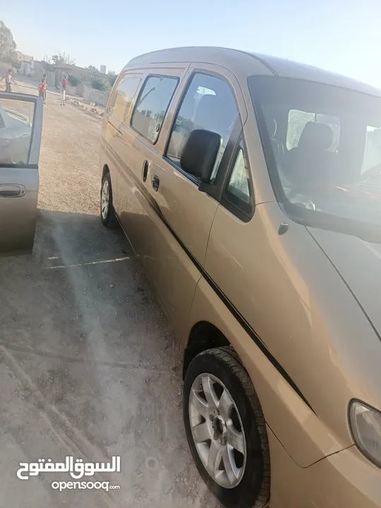 باص هونداي H1