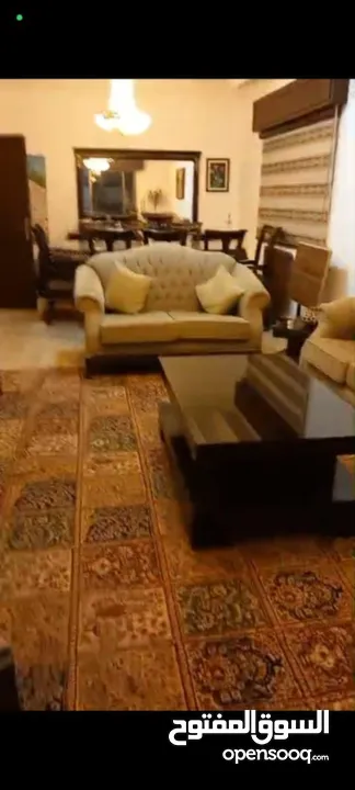 طقم ضيوف 7 مقاعد خشب زان بحاله ممتازه جدا جدا مع السجاده