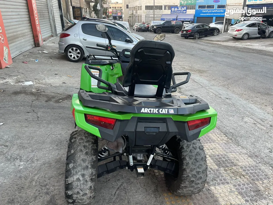 دراجه رباعيه الدفع نوع ARCTIC CAT