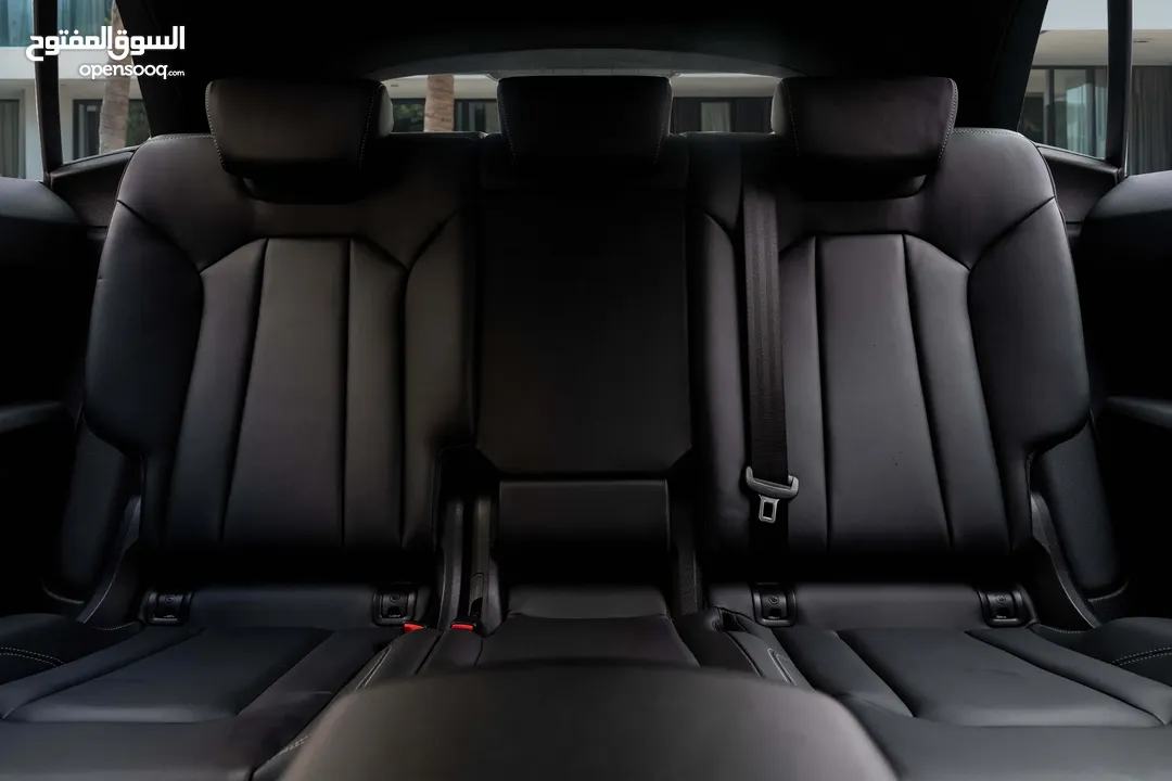 Audi Q8 S-LINE