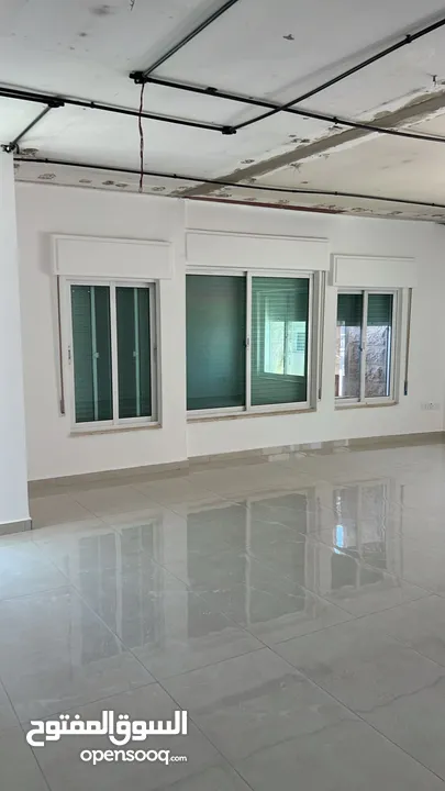 مجمع تجاري للبيع في افضل مواقع شارع مكة / موقع حيوي ممتاز الرقم المرجعي : 48110