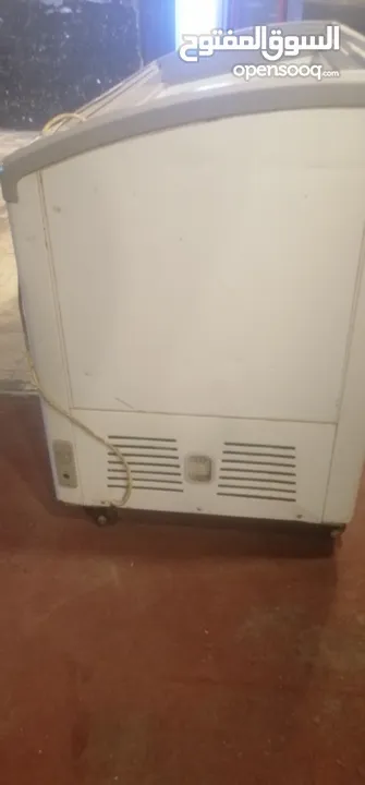 فريزر أمريكي مستعمل بحاله ممتازه  شغال 100 ٪ زي مهو بالصور