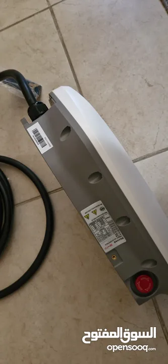شاحن byd 32a جديد لم يتم استخدامه بالكرتونه
