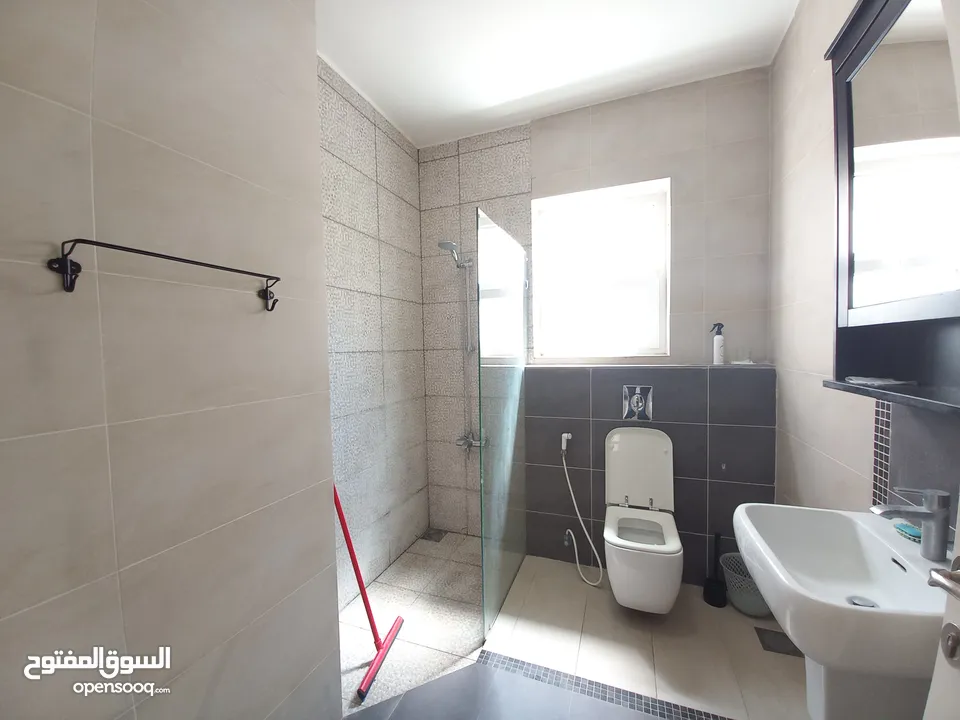 شقة للبيع في الجندويل  ( Property ID : 31752 )