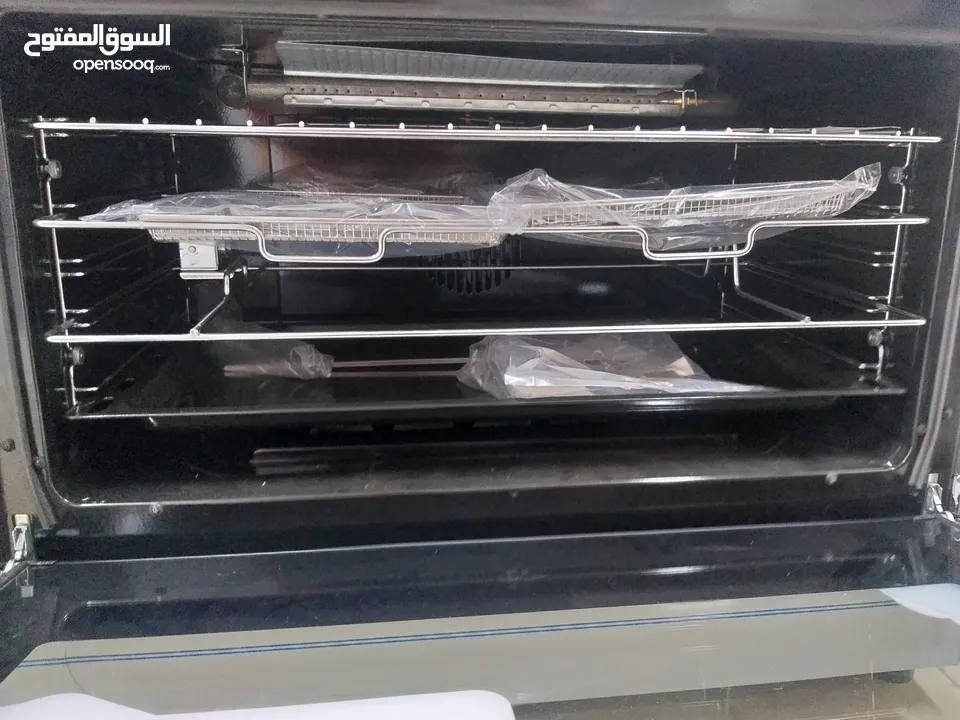غاز ايطالي تجميع مصري نوع هونداي 90سم استيل مع شعله وشوايه فل سيفتي مع مروحة توزيع ومروحة تبريد