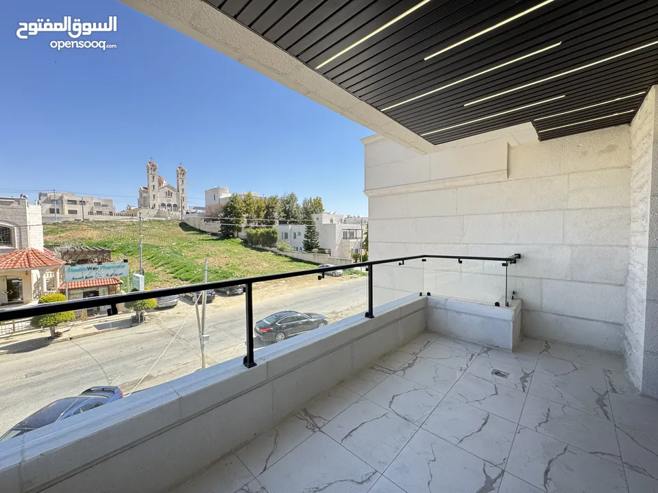 شقة مميزة للبيع طابق اول مساحة 230م بخلدا بتشطيبات مميزة (مشروع 120)