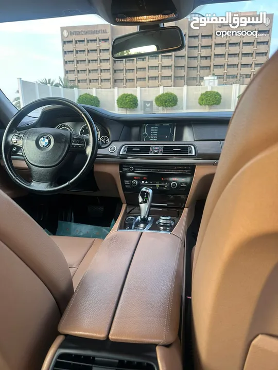 وكالة عمان 2012 إستخدام راقي جداً BMW 730