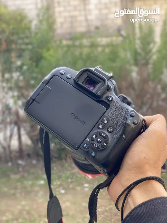 كاميرا كانون 800D توب نظافه للبيع مع عدستين