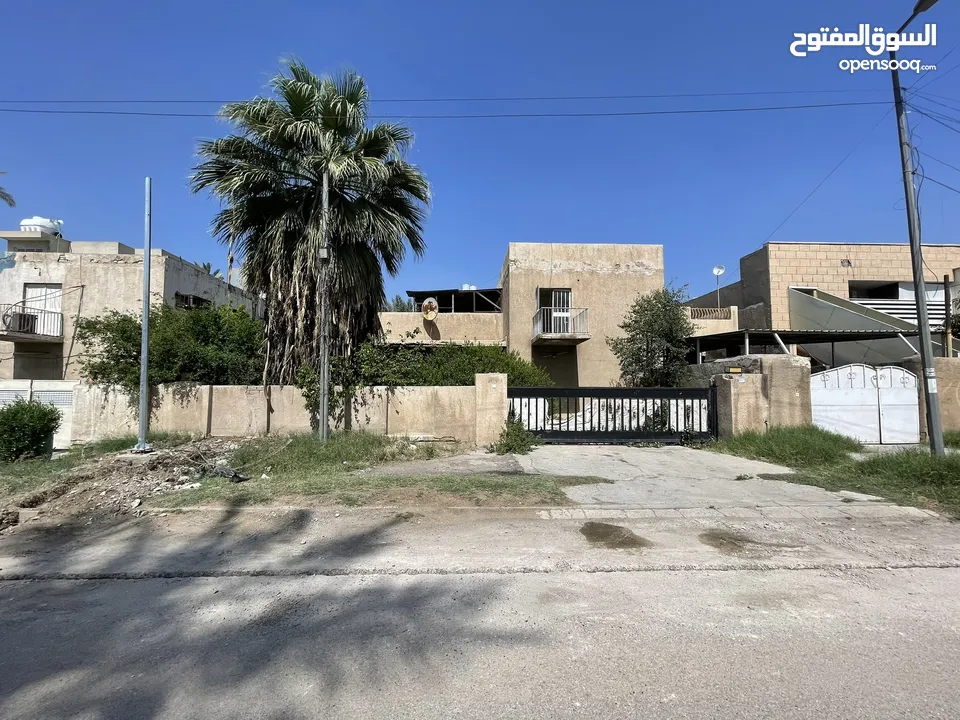 بيت في منقطة اليرموك بناء من الثمانينات بمساحة 595 متر مربع
