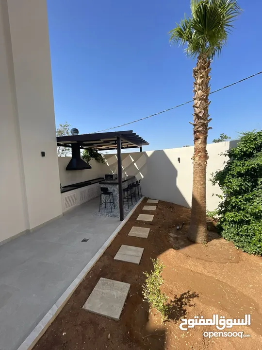 شاليه فاخر جدا و موقع مميز جدا على البحر الميت ( جهة الفنادق ) ، تصنيف سكن خالص