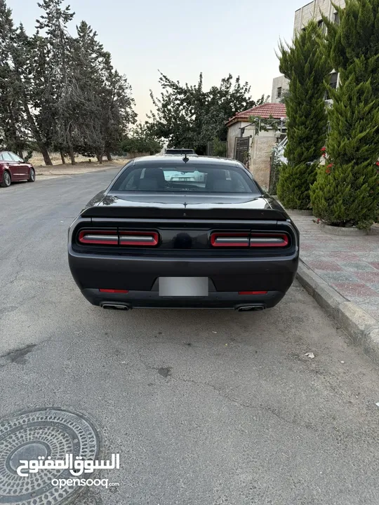 Dodge challenger sxt plus shaker 2018
