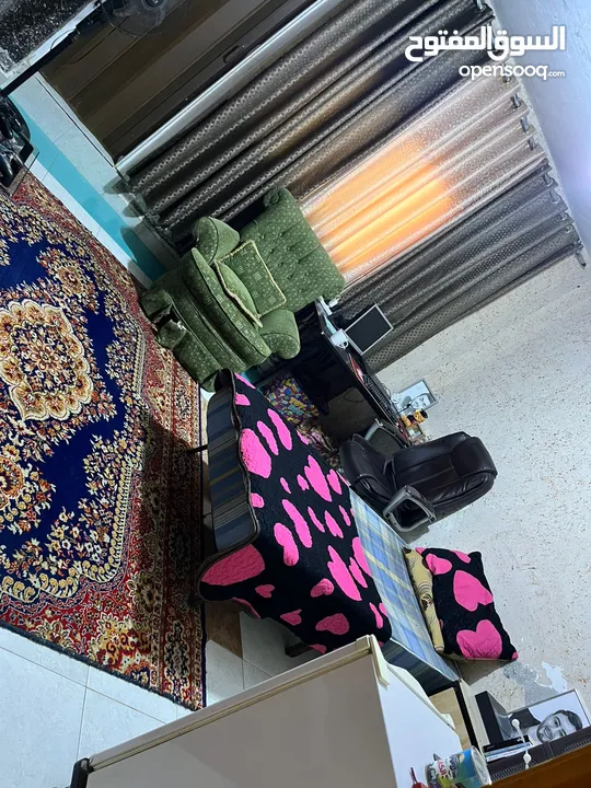 منزل عائلة مستقل طابق ثاني مدخل مشترك للبيع بسبب الرحيل مع عفش واثاث ومطبخ كامل