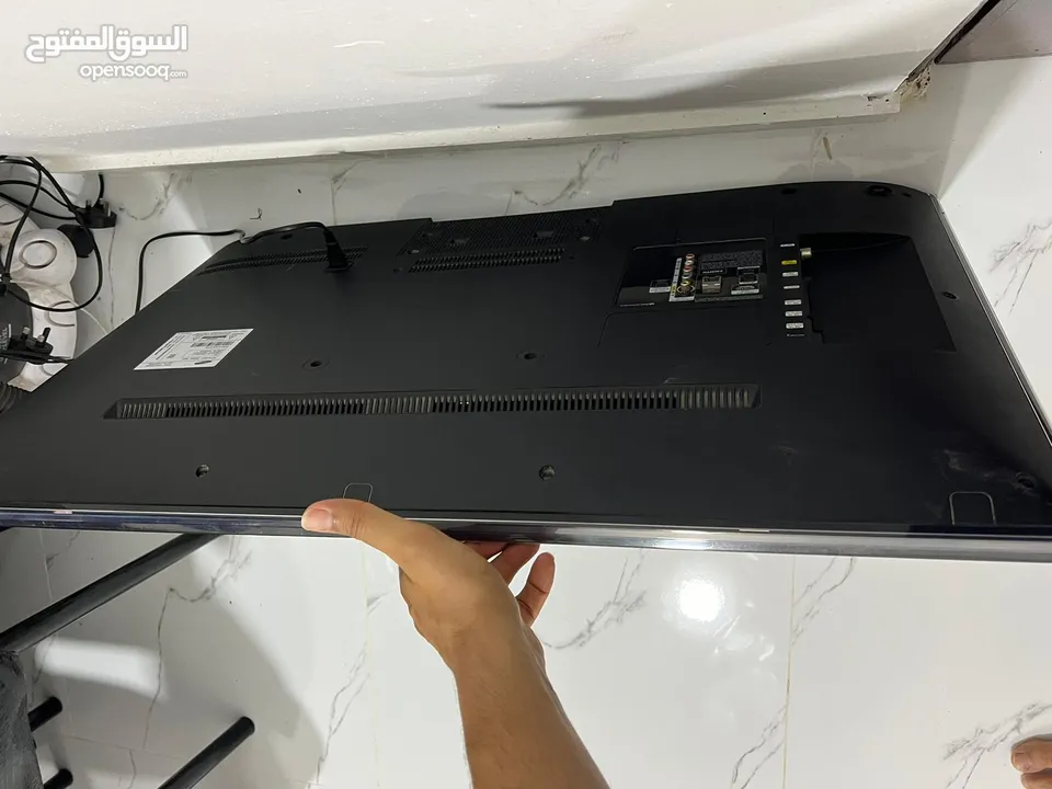 Samsung 40 inches smart made in Malaysia with original remote Hdmi USB